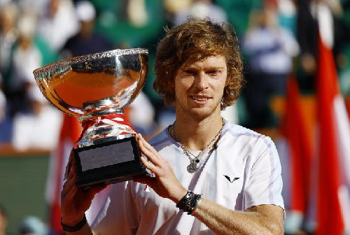 tekuk_rune_andrey_rublev_juara_monte_carlo_masters_2023
