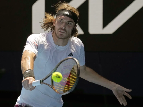 tekuk_sinner_usai_5_set_tsitsipas_melaju_ke_perempat_final_australia_open