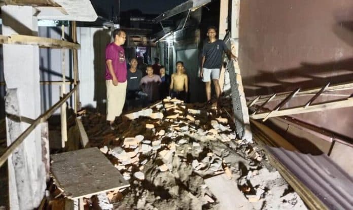 tembok_kontroversial_gang_abadi_akhirnya_dibongkar_sekolah_global_prima