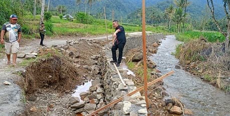 temukan_rekonstruksi_tanpa_pengawas_dan_plang_wabup_dairi_minta_bongkar