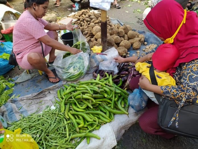 tengkulak_manfatkan_cuaca_buruk_mainkan_harga_kebutuhan_pedagang_kecil_dan_konsumen_menjerit