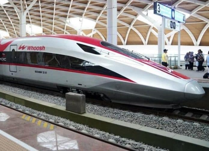 tepis_kebocoran_kereta_whoosh_kcic_jelaskan_penyebab_genangan