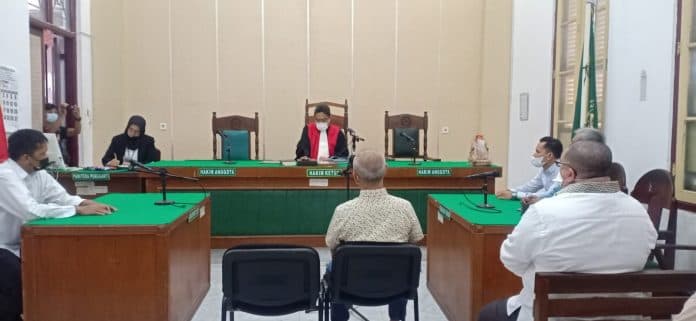 terbukti_serobot_lahan_royal_sumatera_albert_kang_divonis_15_hari_kurungan