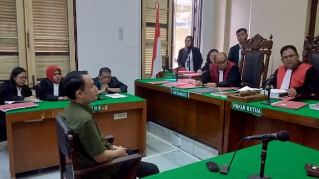 terdakwa_kasus_dugaan_pemalsuan_surat_pt_johan_sentosa_dituntut_35_tahun_penjara