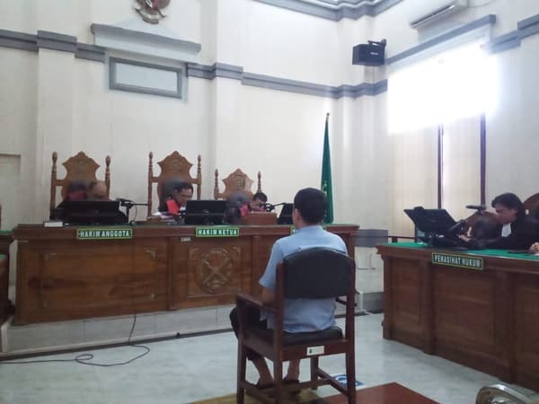 terdakwa_pemalsu_surat_pt_johan_sentosa_divonis_3_tahun_penjara