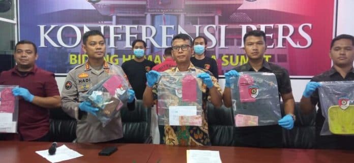 terdesak_harus_bayar_utang_ke_mantan_bos_pria_beristri_peras_ibu_muda