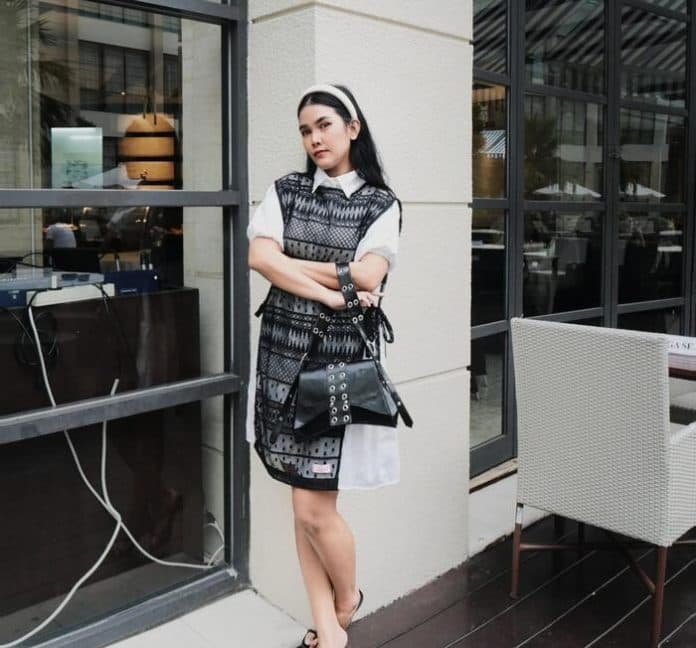 terinspirasi_seniman_rusia_gadis_medan_ini_buka_usaha_kecantikan_kuku