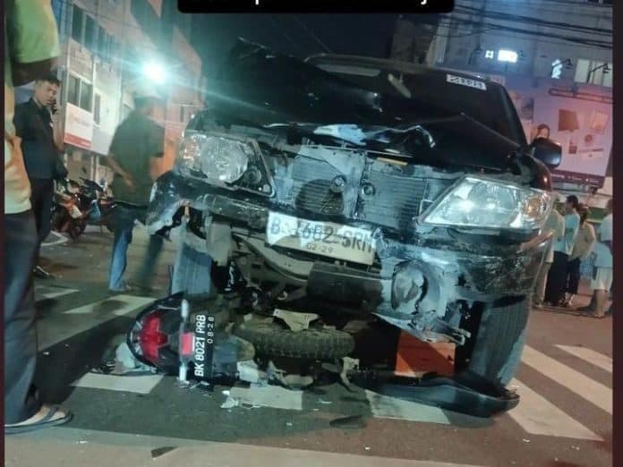 terlibat_laka_lantas_anggota_tni_au_alami_luka_berat