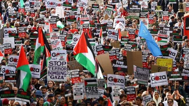 teror_pemain_israel_suporter_osasuna_kompak_bentangkan_bendera_palestina