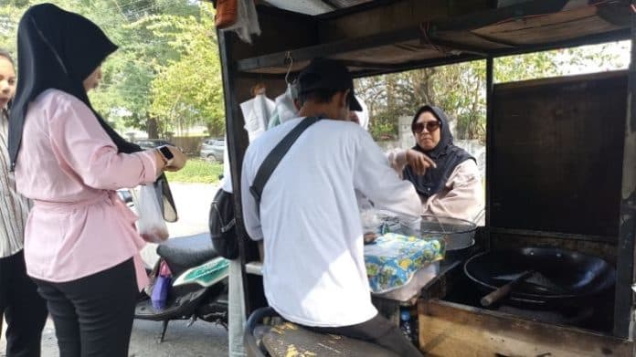 terpuruk_saat_pandemi_pria_asal_tembung_akhirnya_sukses_dagang_tahu_walik