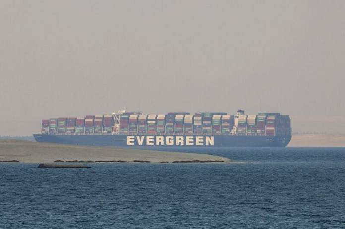 tertahan_di_terusan_suez_ever_given_harus_bayar_denda_rp145_triliun
