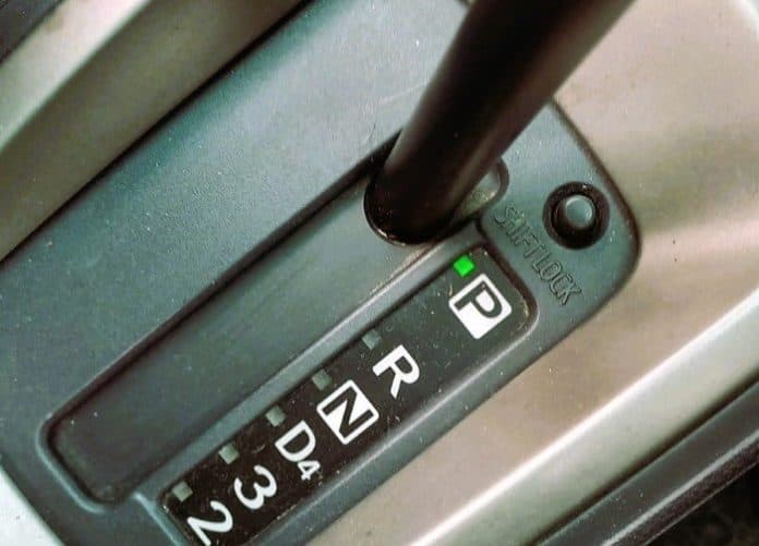 tertarik_membeli_mobil_matik_cvt_ini_kekurangan_dan_kelebihannya