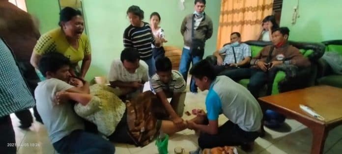 tertibkan_pedagang_kaki_lima_kaki_gadis_22_tahun_patah_diduga_dipijak_oknum_satpol_pp_dairi