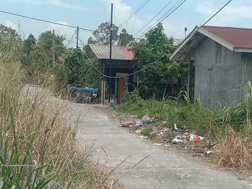 tiang_dan_kabel_indihome_siantar_ancam_keselamatan_warga