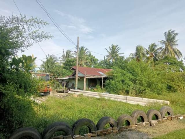 tiang_listrik_beton_terlantar_di_deli_serdang_bukan_milik_pln