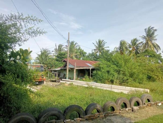 tiang_listrik_beton_terlantar_di_deli_serdang_bukan_milik_pln
