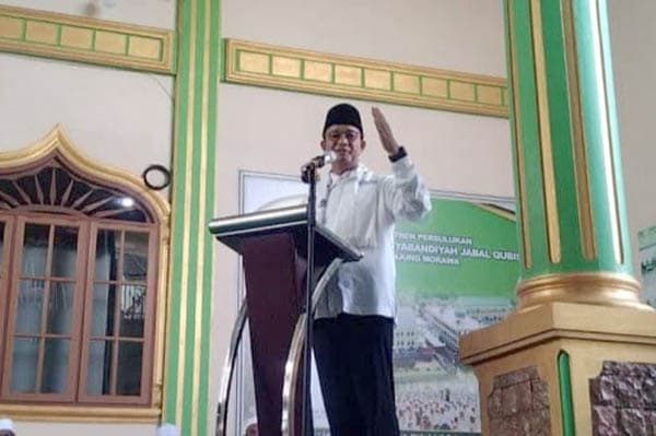 tiba_di_bandara_kualanamu_capres_anies_baswedan_diserbu_emak_emak