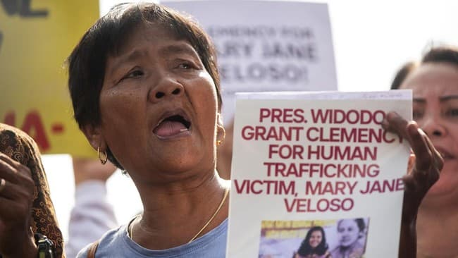 tiba_di_manila_presiden_jokowi_di_demo_warga_filipina