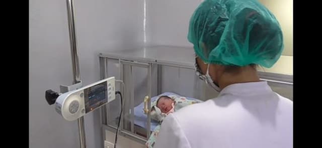 tiga_bayi_lahir_saat_pembacaan_detik_proklamasi_di_rsia_eva_medan