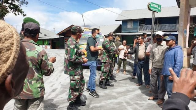 tiga_kecamatan_terdampak_abu_vulkanik_gunung_sinabung