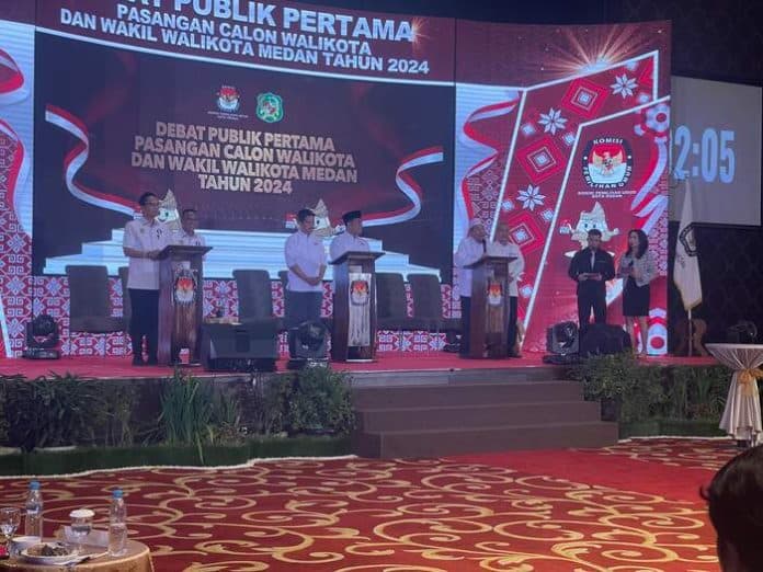 tiga_paslon_sampaikan_visi_misi_janji_warga_kota_medan_sejahtera