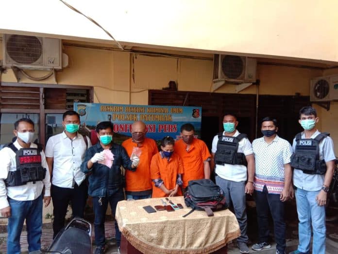 tiga_pelaku_hipnotis_dalam_angkot_diciduk