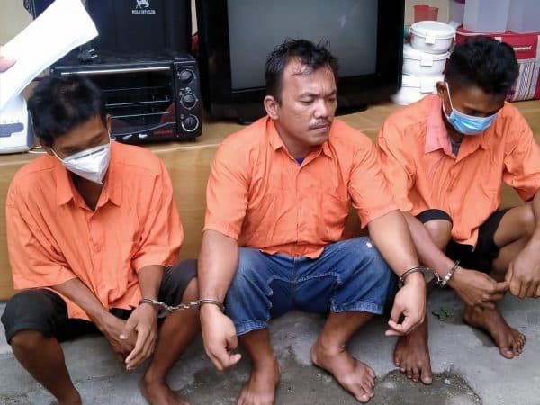 tiga_pembobol_rumah_di_komplek_villa_kenanga_medan_ditangkap_korban_rugi_rp200_juta
