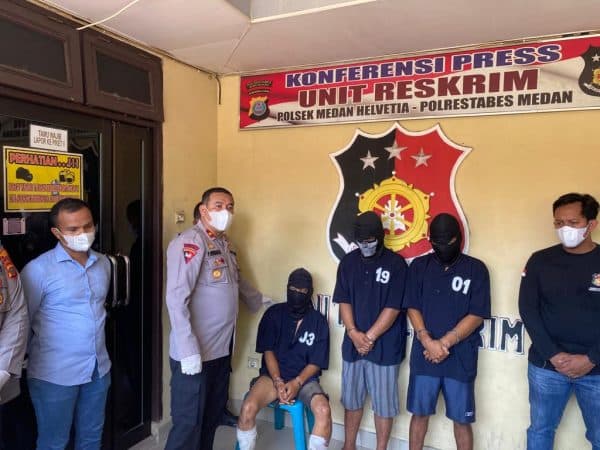 tiga_pencuri_senpi_milik_anggota_polairud_ditangkap_di_medan_satu_pelaku_ditembak