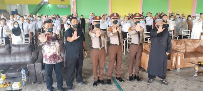 tiga_taruna_akpol_asal_sumut_kunjungi_panti_rehabilitasi_narkoba_lrppn_bi