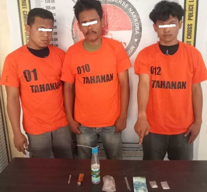 tiga_tersangka_narkotika_ditangkap_dari_tpu_muslim_bandar_masilam