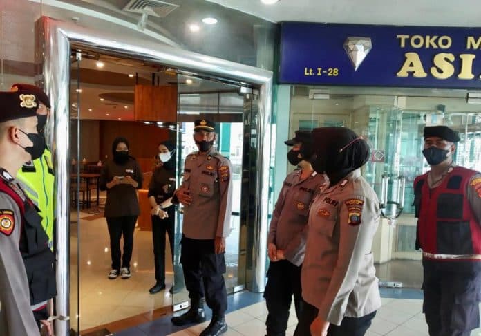 tim_gabungan_pemko_dan_polrestabes_medan_gelar_operasi_yustisi