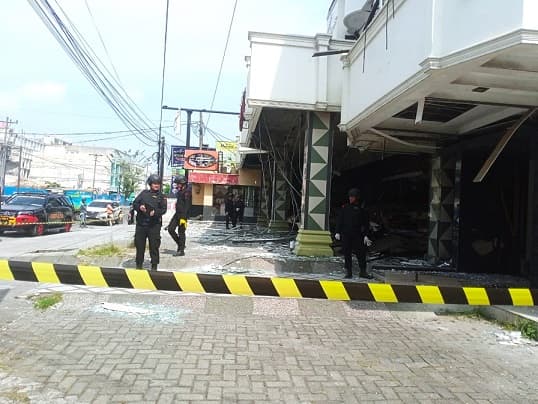 tim_gegana_polda_sumut_turun_ke_lokasi_ledakan_di_medan