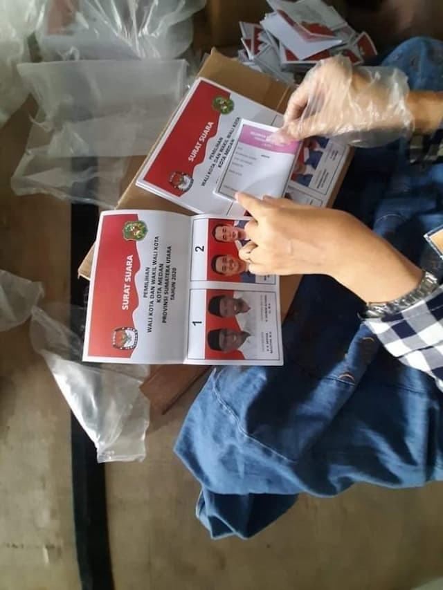 tim_pemenangan_paslon_aman_protes_surat_suara_terlalu_gelap