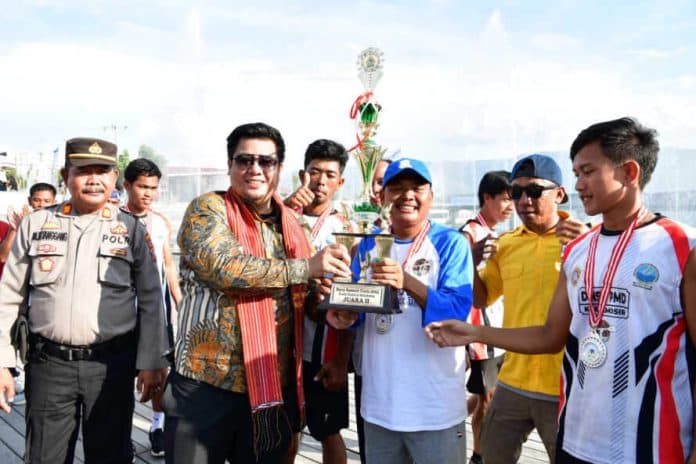 tim_solu_bolon_langkat_juarai_festival_solu_bolon_samosir