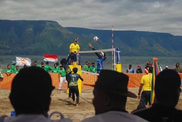 tim_voli_pantai_putri_nusa_tenggara_barat_menang_atas_jawa_timur