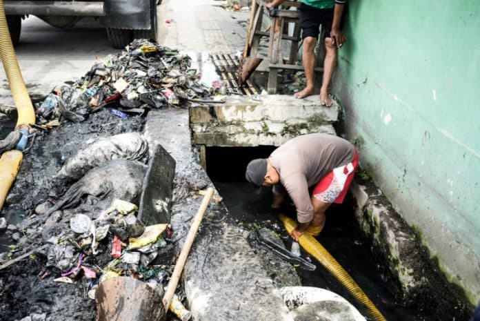 tindaklanjuti_aspirasi_warga_pemko_medan_normalisasi_drainase_gang_langgar_kelurahan_tegal_sari_iii