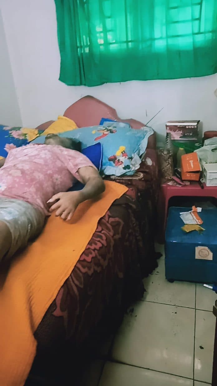 tinggal_sendirian_hikce_siagian_ditemukan_meninggal_di_tempat_tidurnya