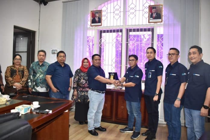 tingkatkan_layanan_keuangan_unimed_jalin_mou_dengan_bri