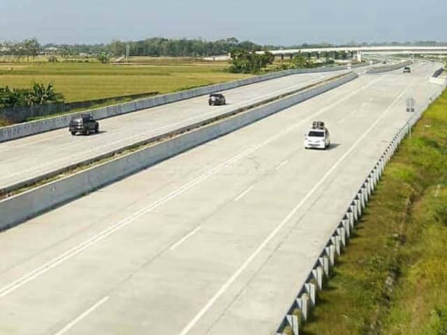 tips_berkendara_aman_dan_nyaman_di_jalan_tol