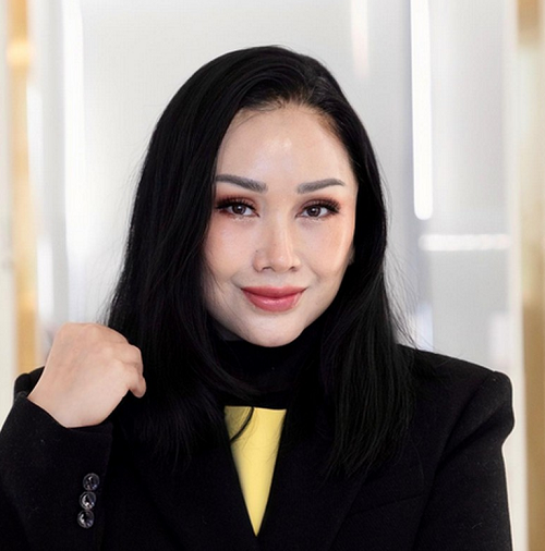 titi_dj_tampil_awet_muda_usai_jalani_operasi_plastik_anti_aging_di_korea
