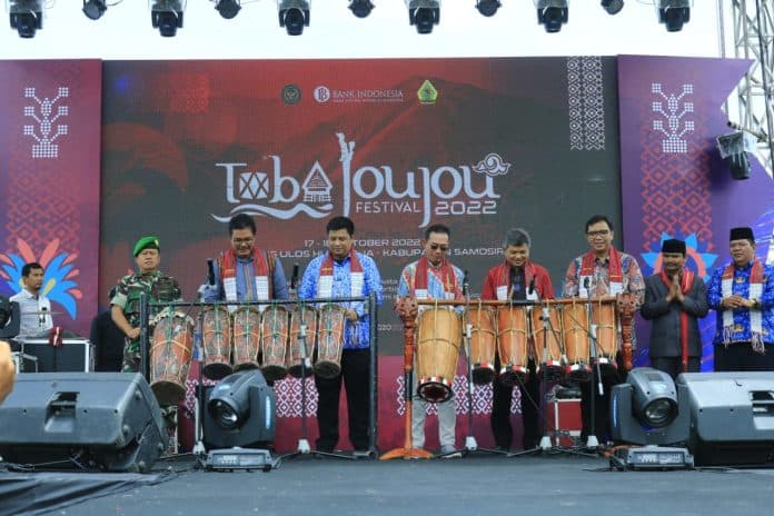 toba_joujou_festival_2022_kembali_digelar_di_samosir_menparekraf_buka_kegiatan_secara_virtual