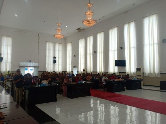 tok_dprd_siantar_sahkan_ranperda_pajak_dan_retribusi_lambang_daerah_siantar_ditolak