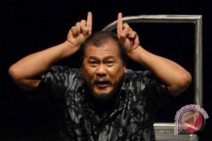 tokoh_teater_indonesia_nano_riantiarno_meninggal_dunia