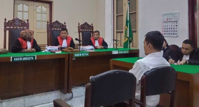 tolak_pleidoi_jaksa_tetap_minta_eks_kadinkes_sumut_dan_rekanan_divonis_20_tahun