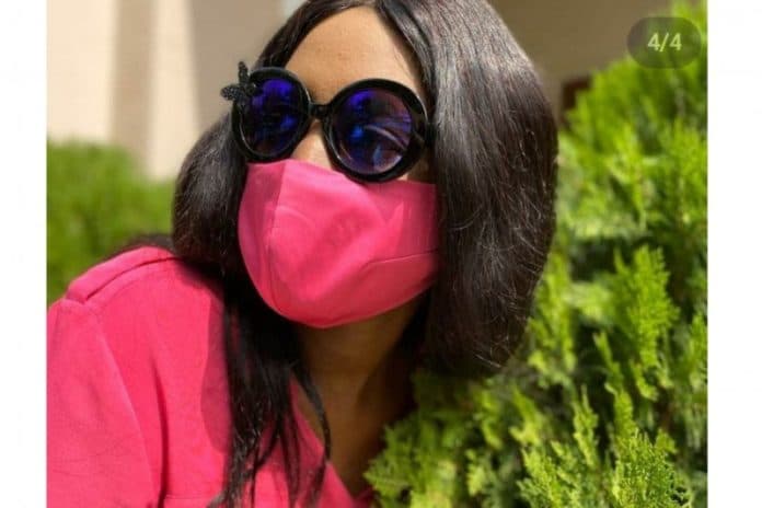 tren_baru_di_afrika_masker_jadi_gaya_berbusana