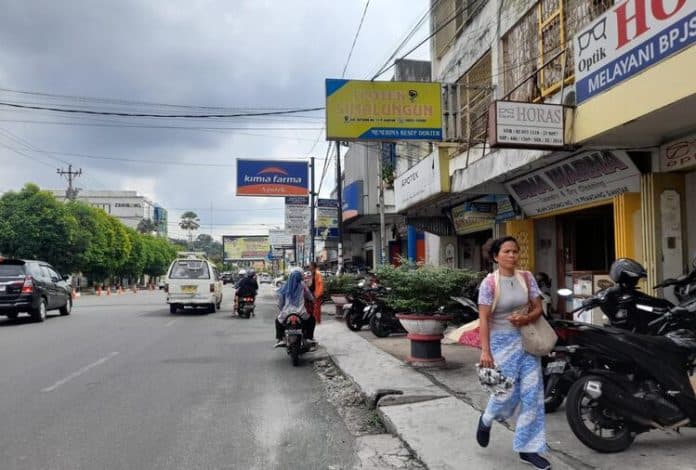 trotoar_dijadikan_lahan_kadishub_tantang_pemaksimalan_pad_parkir_siantar