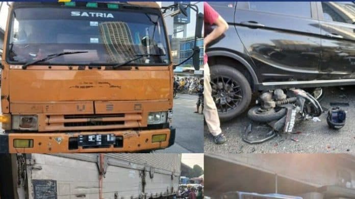 truk_tronton_alami_rem_blong_di_jakarta_barat_tabrak_8_kendaraan