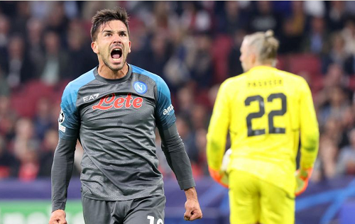 tuan_rumah_ajax_amsterdam_dipermalukan_napoli_6_1