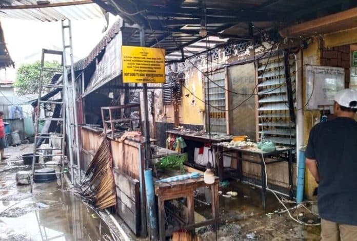 tujuh_korban_sesak_nafas_kebakaran_rm_ayam_pecak_maha_asik_siantar
