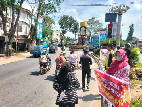 tuntut_keadilan_guru_di_langkat_galang_dana_peduli_pendidikan